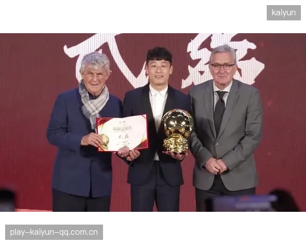 武磊四场贡献五球：从“小球王”到球王的传奇之路